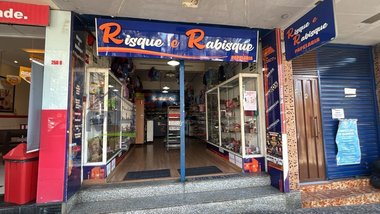 business em Praça Leonardo Venerando Pereira, Centro - Lavras - MG