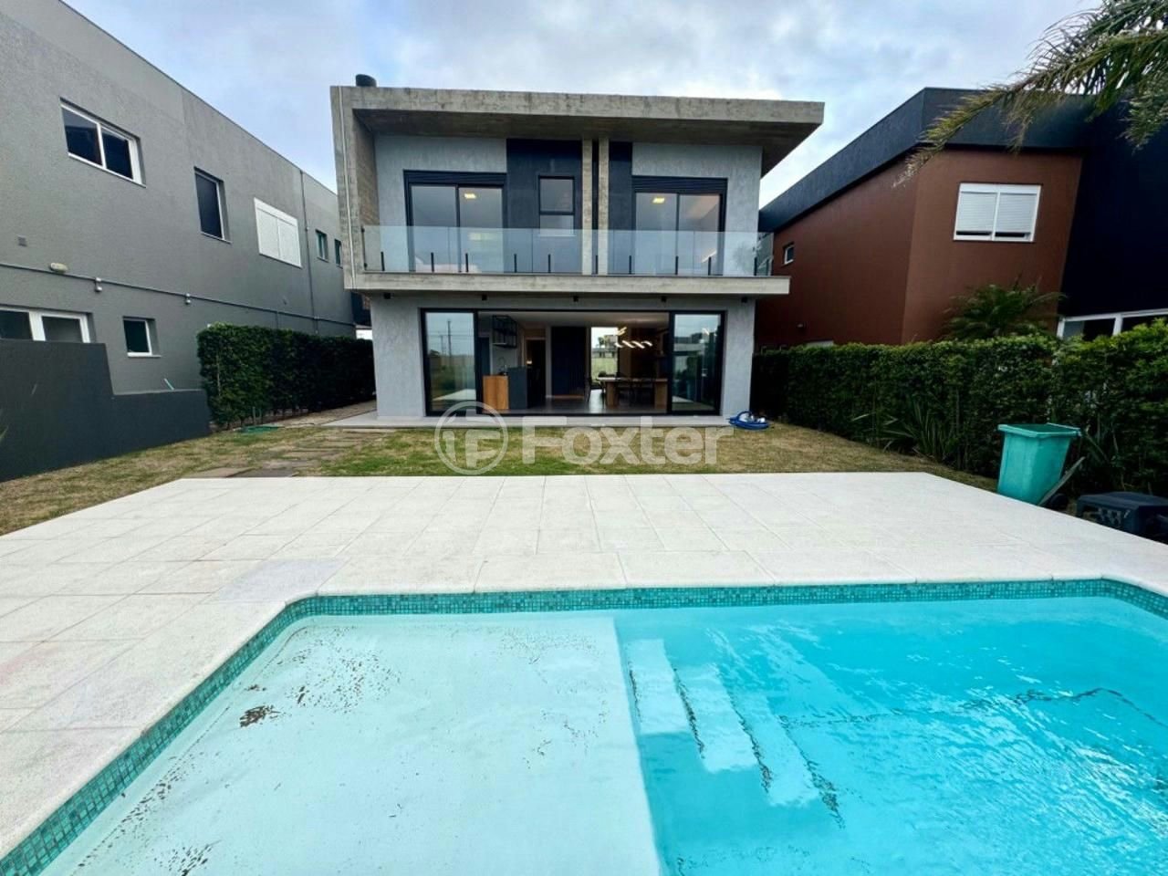 PISCINA.jpg