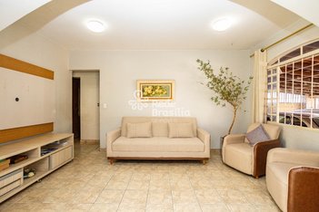 house em QE 28 Conjunto G, Guará II - Brasília - DF