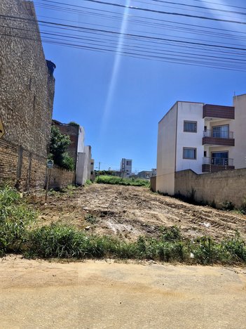land_lot em Praça Mary Gleide G. Oliveira Silva, Candeias - Vitória da Conquista - BA