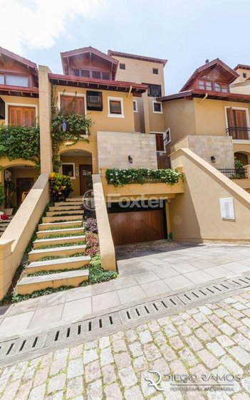 house em Rua Ana Maltz Knijnik, Três Figueiras - Porto Alegre - RS