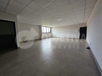 office em Avenida dos Vinhedos, Morada da Colina - Uberlândia - MG