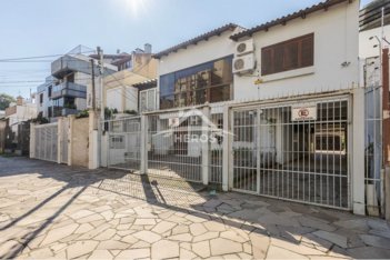 house em Rua Luzitana, Higienópolis - Porto Alegre - RS