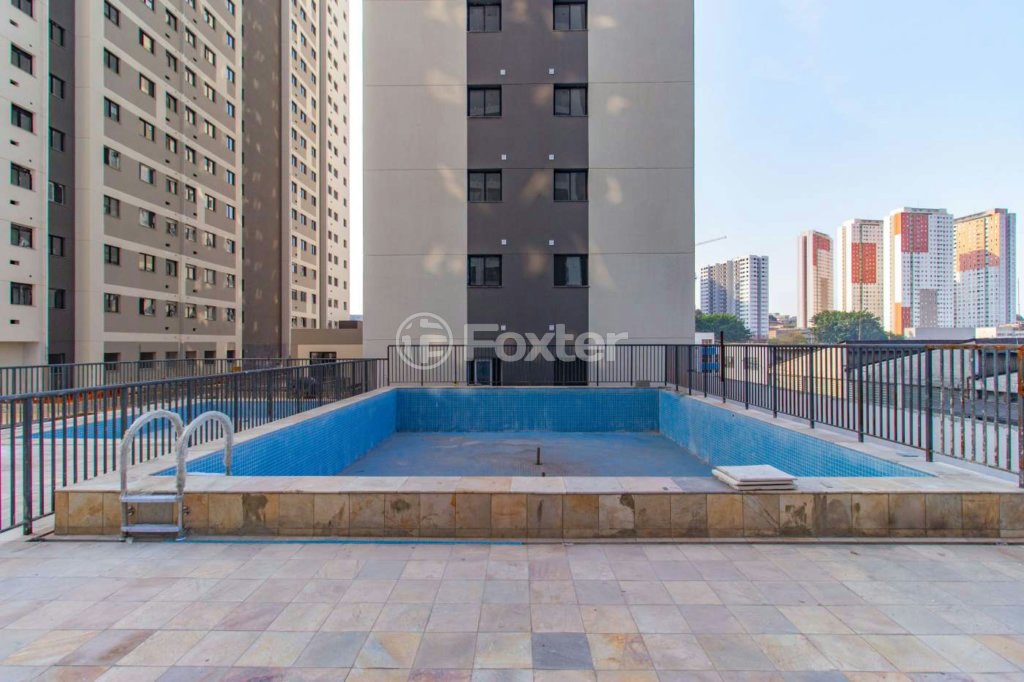 piscina-com-deck-e-vista-panoramica.jpeg