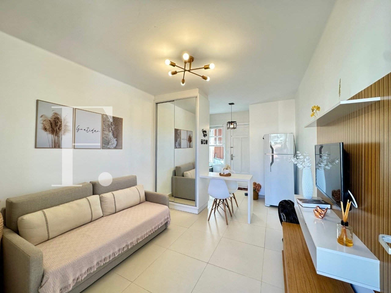 idZvO21447W1q4hH_1623868bae584a4d9a