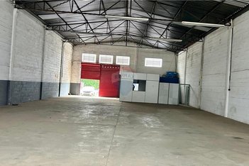 industrial em Avenida Alberto Diniz, Jardim Estancia Santana - Bragança Paulista - SP