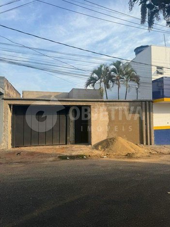house em Rua Alabor Alves dos Santos, Residencial Viviane - Uberlândia - MG