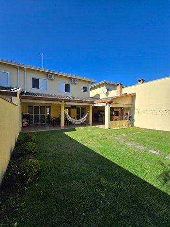 house em Rua David Neves, Loteamento Villa Branca - Jacareí - SP