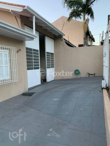 house em Avenida Major Alberto Bins, Vila Parque Brasília - Cachoeirinha - RS
