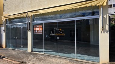 office em Rua Modesto Caldeira, Centro - Piumhi - MG