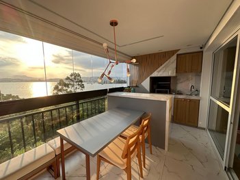 apartment em Rua João Meirelles, Abraão - Florianópolis - SC
