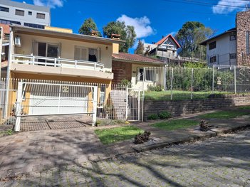 house em Rua Orestes Baldisserotto, Colina Sorriso - Caxias do Sul - RS