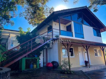 commercial_building em Rua Osvaldo Aranha, Planalto - Gramado - RS
