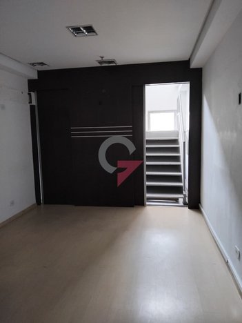 business em Praça Monsenhor Silva Barros, Centro - Taubaté - SP