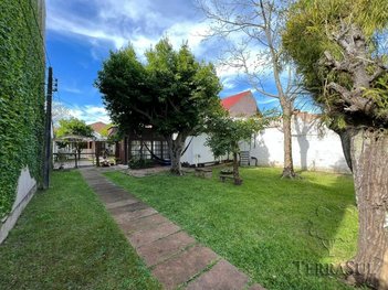 house em Avenida Guarujá, Guarujá - Porto Alegre - RS