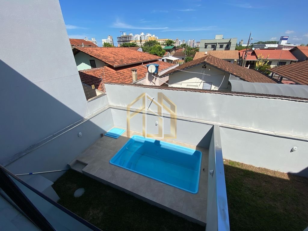 IMAGEM DO TERREO-Sobrado no residencial Napoli- 3 suites, 2 lavabos, pscina e vaga de garagem | Foto