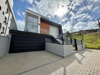 house em Rua Ademir da Silva, São Sebastião - Palhoça - SC