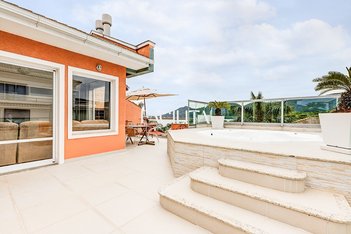 apartment em Avenida Afonso Delambert Neto, Lagoa da Conceição - Florianópolis - SC