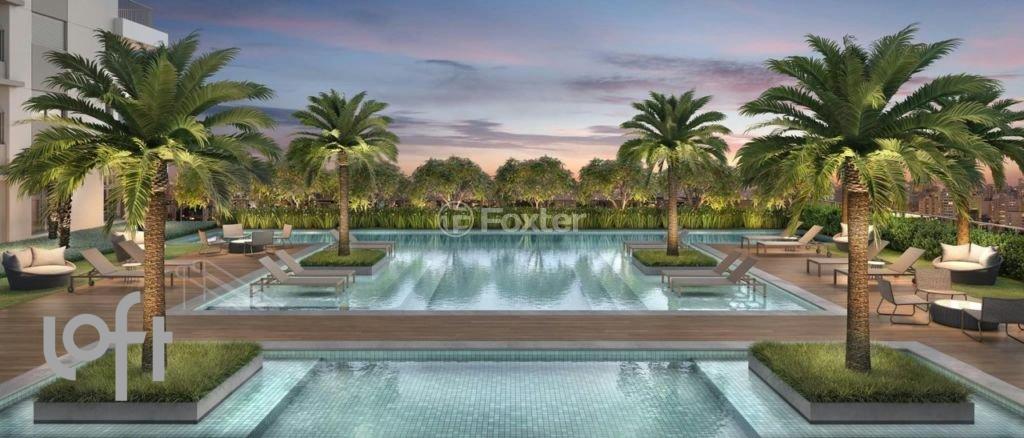 area-de-lazer-com-piscinas-e-palmeiras