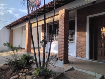 house em Rua Doutor Arlindo Soares de Azevedo, Vila Santana - Araraquara - SP