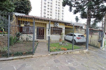house em Rua Acélio Daudt, Passo da Areia - Porto Alegre - RS