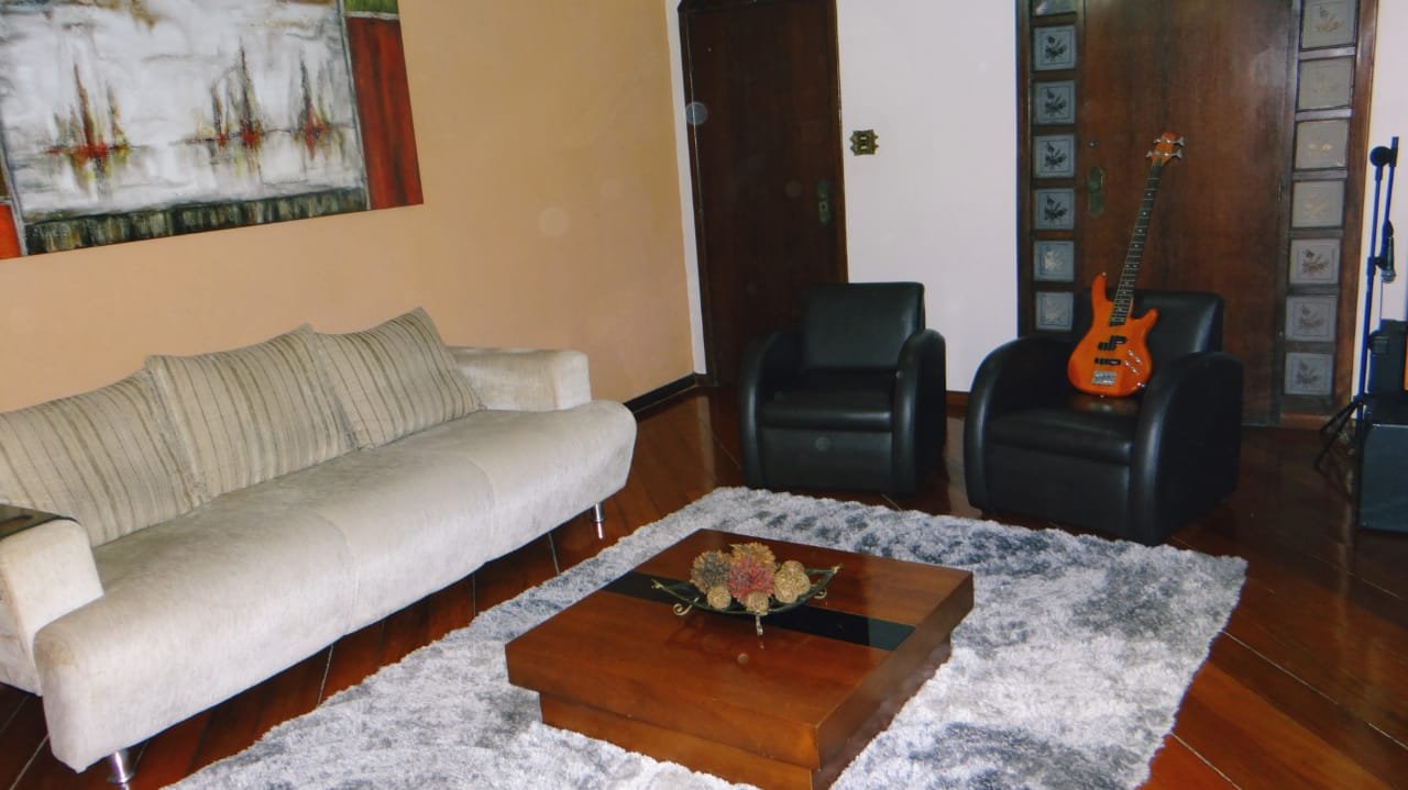 Casa com 4 quartos — Paquetá, Belo Horizonte