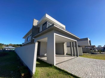 house em Rua Emílio Germano Riesenberg, Glória - Joinville - SC