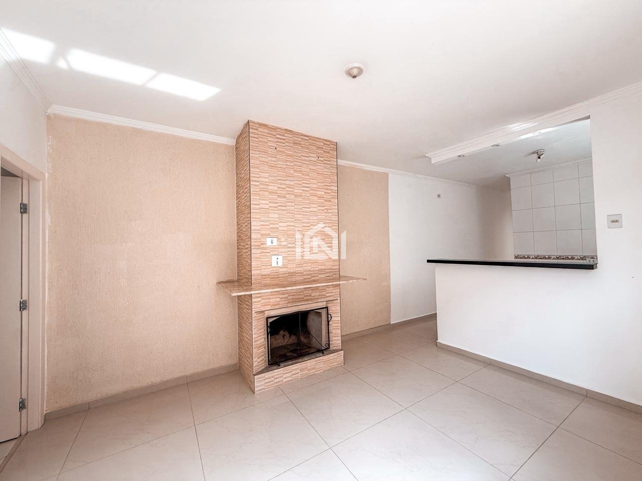 casa a venda no condominio villa d este - sala com lareira