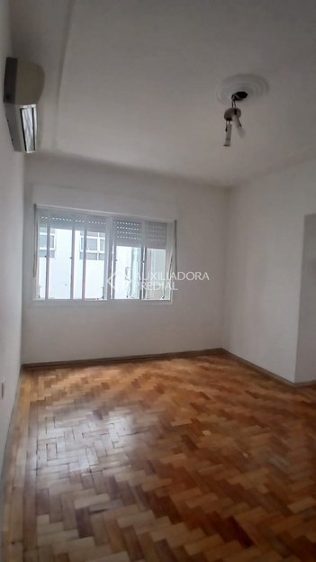 apartment em Rua Duque de Caxias, Centro Histórico - Porto Alegre - RS