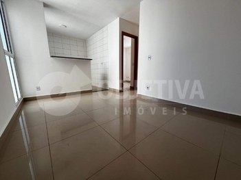 apartment em Rua Dolorita Elias do Nascimento, Laranjeiras - Uberlândia - MG