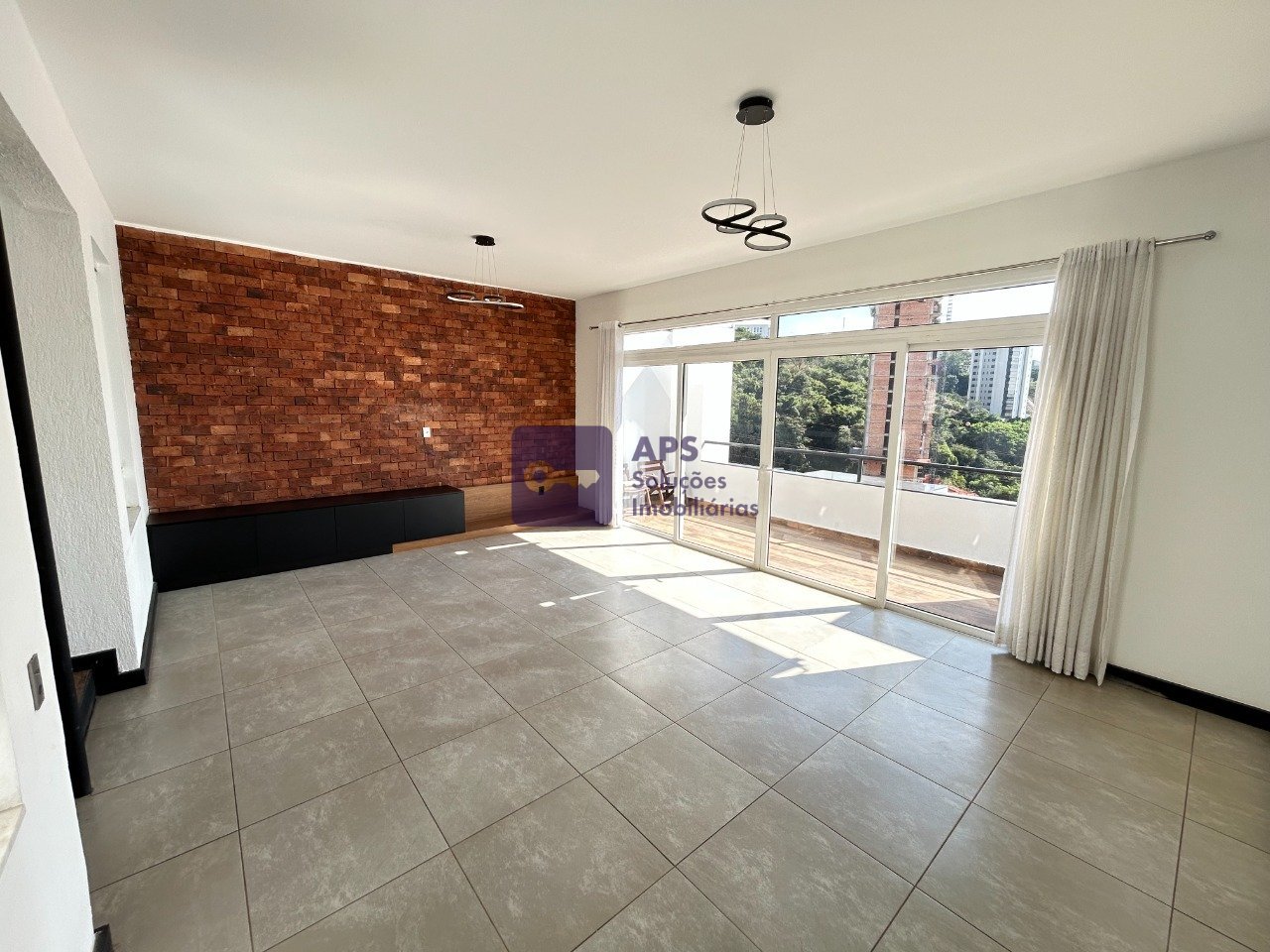 Casa com 4 quartos — Santa Lúcia, Belo Horizonte