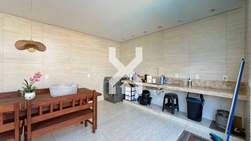 Casa com 5 quartos — Alto Barroca, Belo Horizonte