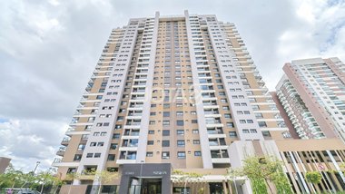 apartment em Rua Monsenhor Ivo Zanlorenzi, Campo Comprido - Curitiba - PR