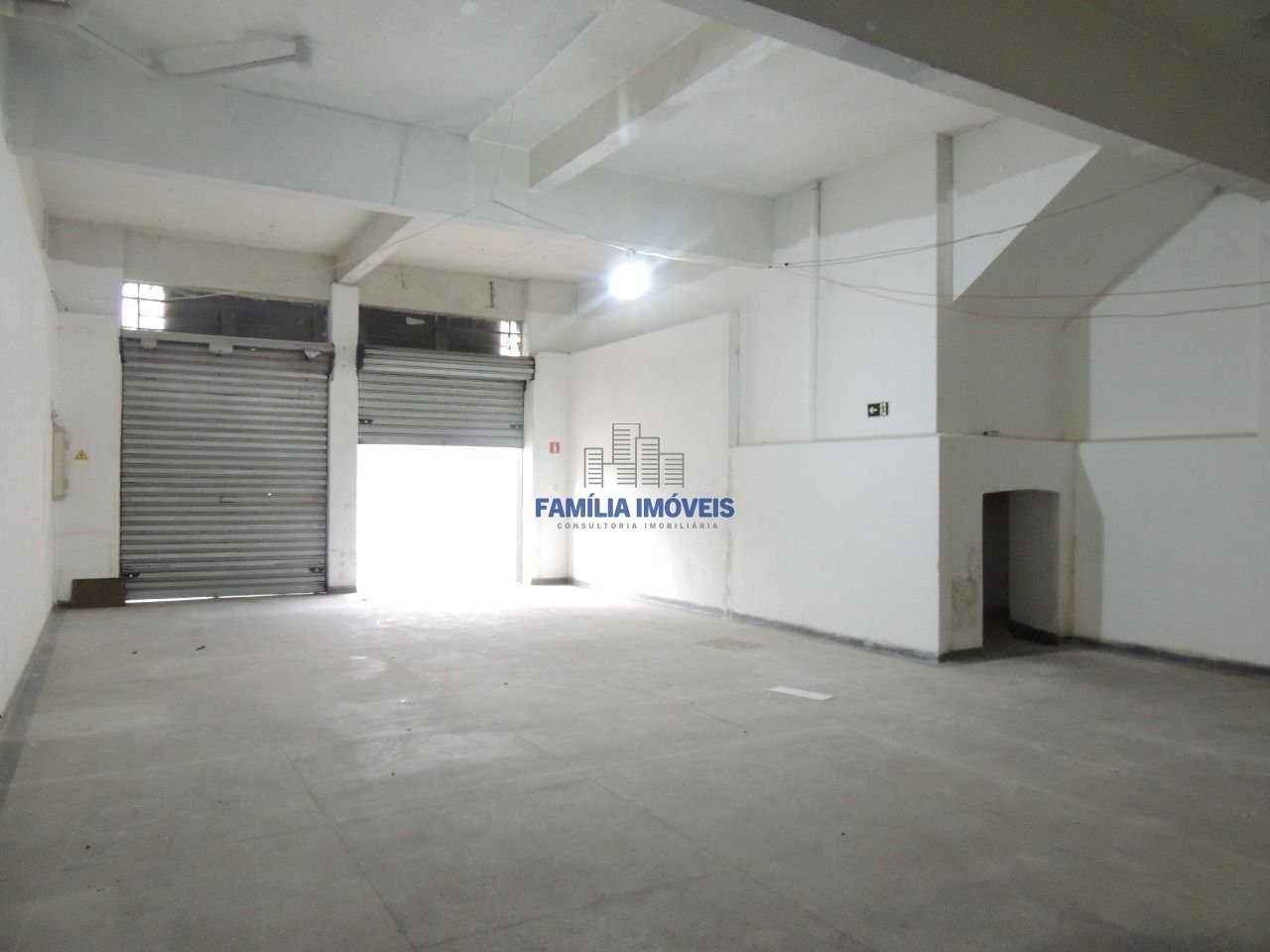 Alugar Loja comercial frente na Vila Mathias em Santos SP