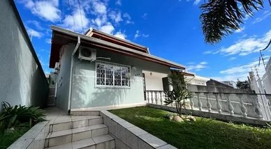 house em Rua Doutor Corrêa Coelho, Jardim Botânico - Curitiba - PR