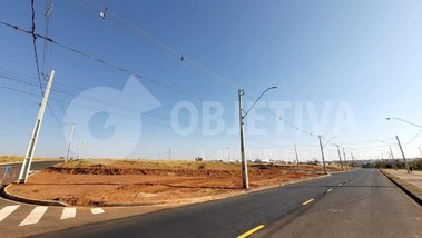 land_lot em Avenida Paulo César Batista Ferreira, Laranjeiras - Uberlândia - MG
