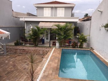 house em Rua Governador Armando Salles, Centro - Jaú - SP