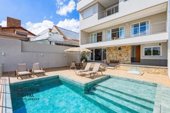 house em Avenida General Barreto Viana, Chácara das Pedras - Porto Alegre - RS