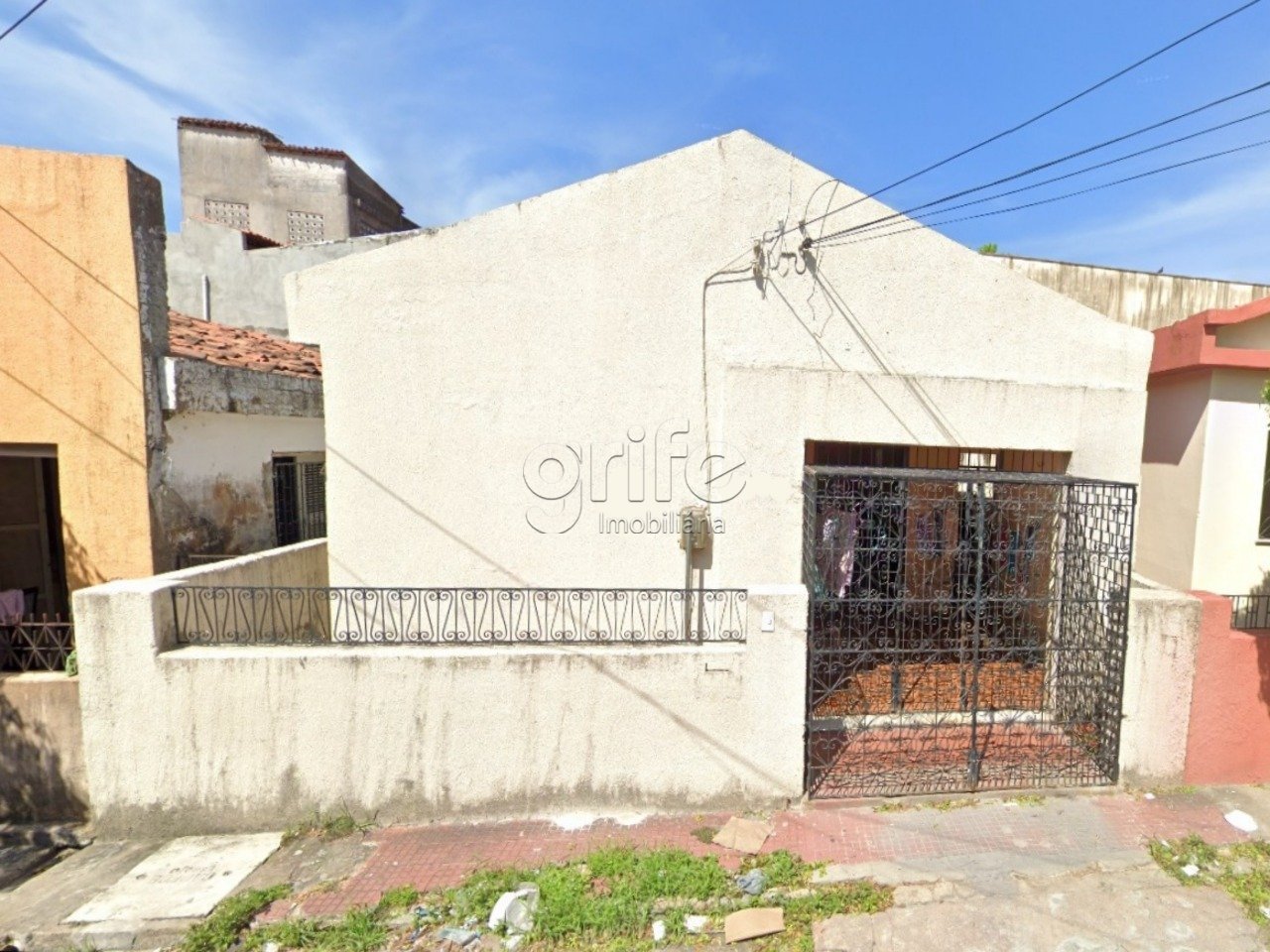 Casa 2 Quartos, 2 Banheiros, 1 Vagas de Garagem-01