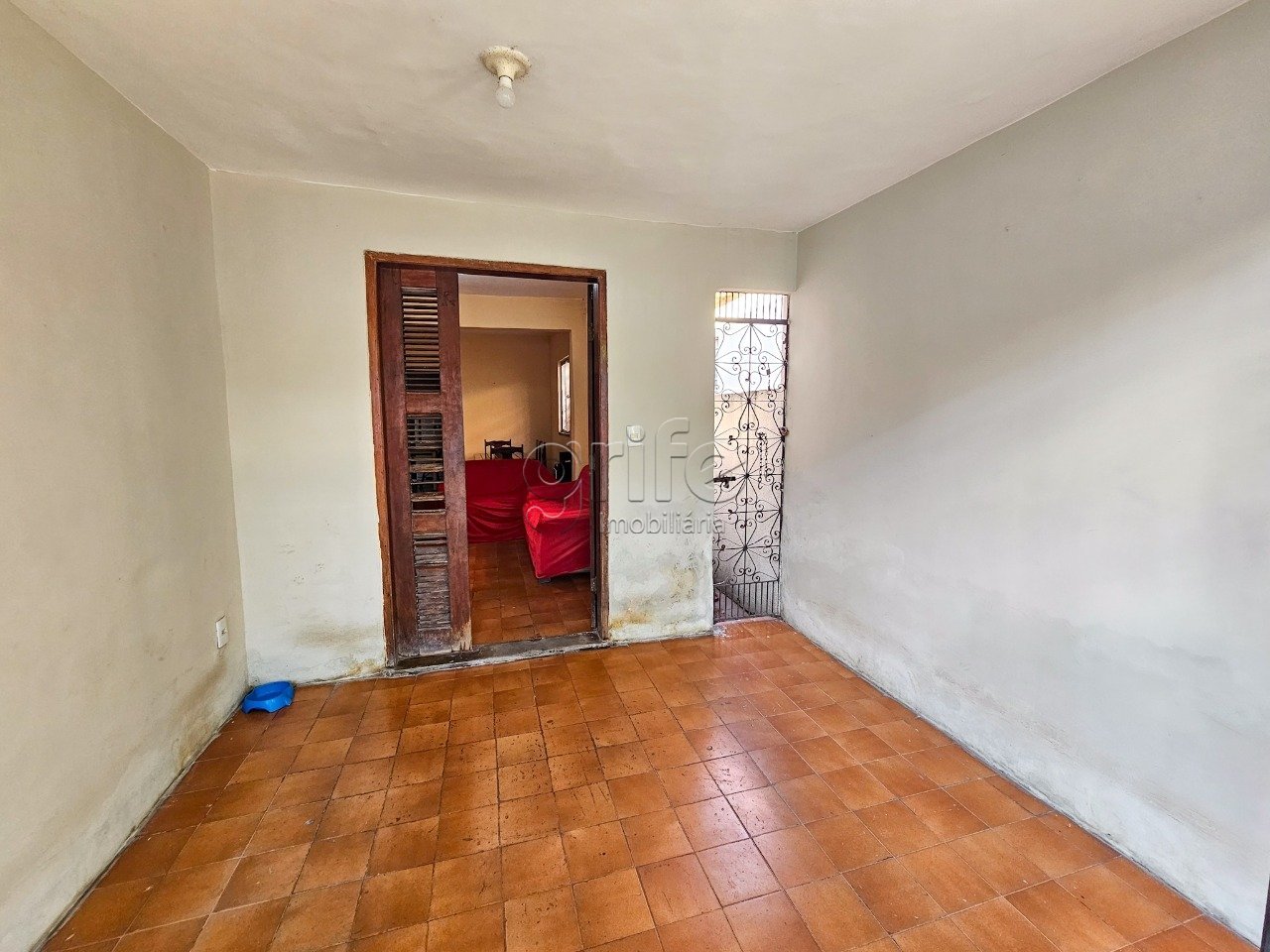Casa 2 Quartos, 2 Banheiros, 1 Vagas de Garagem-02