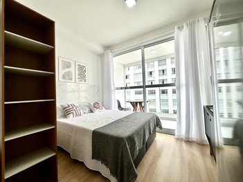 apartment em Rua Lourenço Pinto, Centro - Curitiba - PR