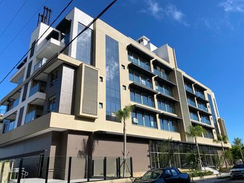 apartment em Rua dos Acarás, Jurerê - Florianópolis - SC
