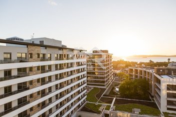 apartment em Avenida Wenceslau Escobar, Cristal - Porto Alegre - RS