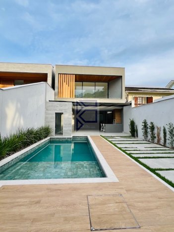 house em Rua Ivaldo de Azambuja, Barra da Tijuca - Rio de Janeiro - RJ