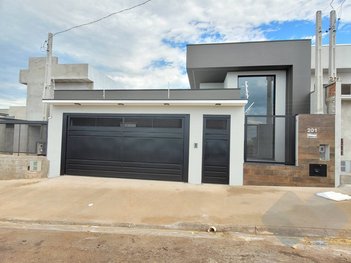 house em Avenida Cecilia Lourenção, Residencial Ouro Verde - Botucatu - SP
