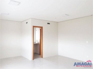 office em Avenida Orlando Hardt, Centro - Jacareí - SP