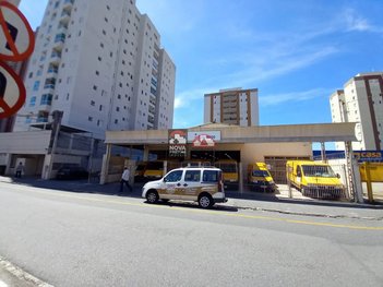 business em Avenida Senador Joaquim Miguel Martins de Siqueira, Jardim Pereira do Amparo - Jacareí - SP