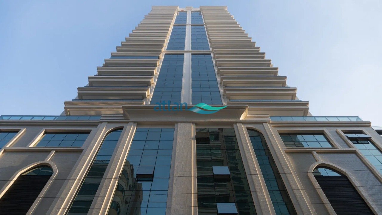 Greta Palace - Rua 264, Bairro Meia Praia, Itapema - SC (1)