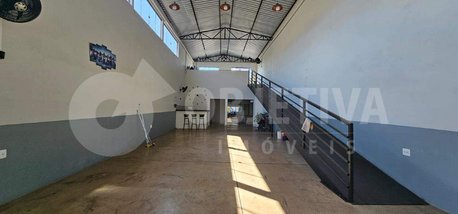 industrial em Avenida Cesário Alvim, Nossa Senhora Aparecida - Uberlândia - MG