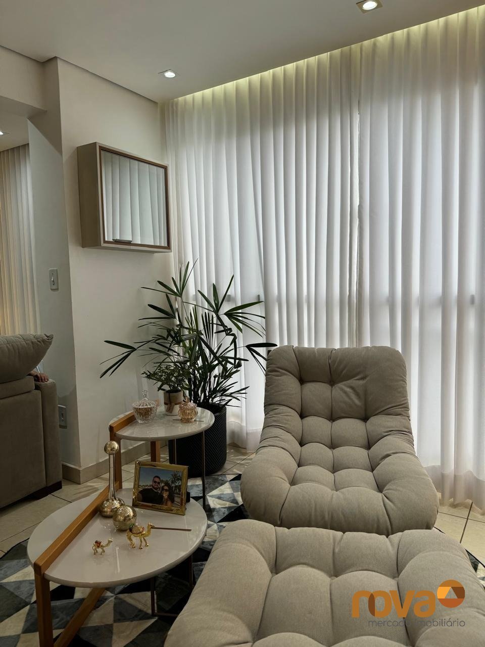 e12fd2da-fa2a-4dd8-9dca-100185614192